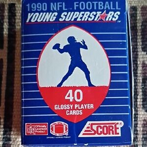 Score 1990 NFL Young Superstars Trading Card Box in Blue - 40 Cards
